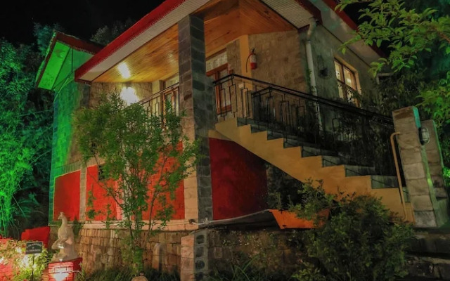 Udechee Huts Hotel