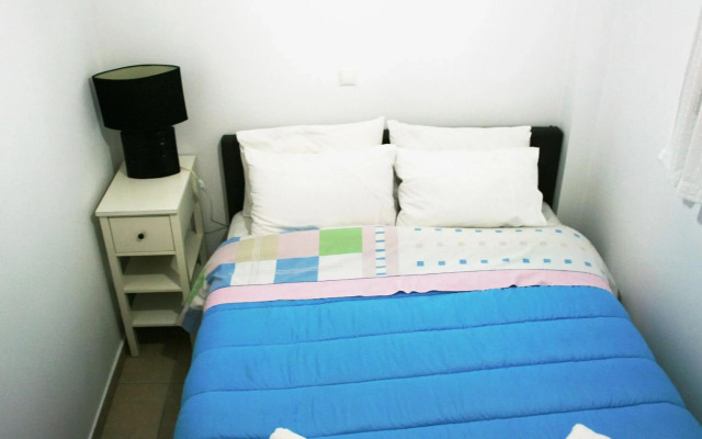 Lagoon View Apartments - Adults Only