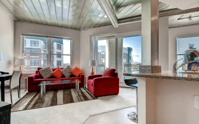 Global Luxury Suites at Whetstone Way