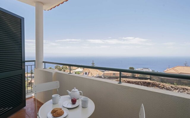 Apartment With one Bedroom in Caniço, With Wonderful sea View, Enclose