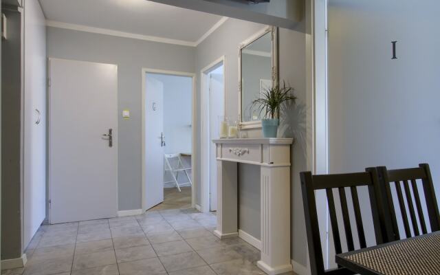UNIT Warszawa Centrum Room by Metro Rondo ONZ