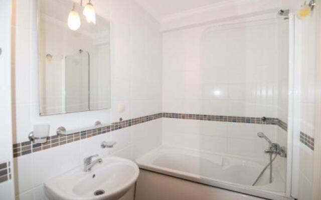 Sunset Beach Club Aqualettings Lighthouse 33