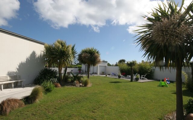 Luxurious Villa with Private Pool in Loctudy France