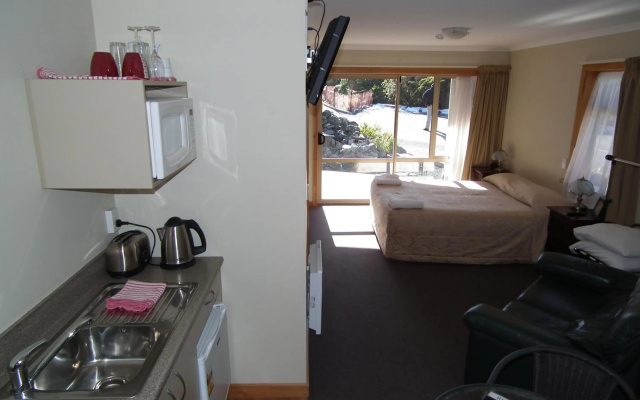 Aoraki Mount Cook Alpine Lodge – Guest Rooms – Mount Cook