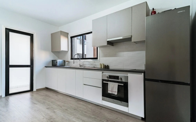 City Center Modern Boho Stay