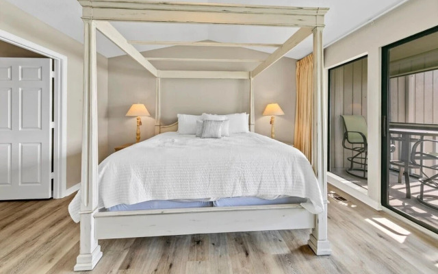 Boardwalk 199 3 Bedroom Condo by Redawning