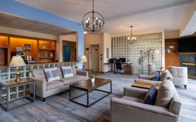 Days Inn & Suites by Wyndham Madison