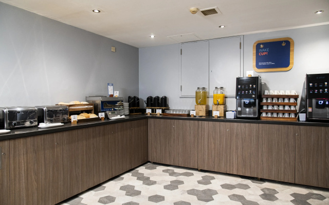 Holiday Inn Express Edinburgh Airport