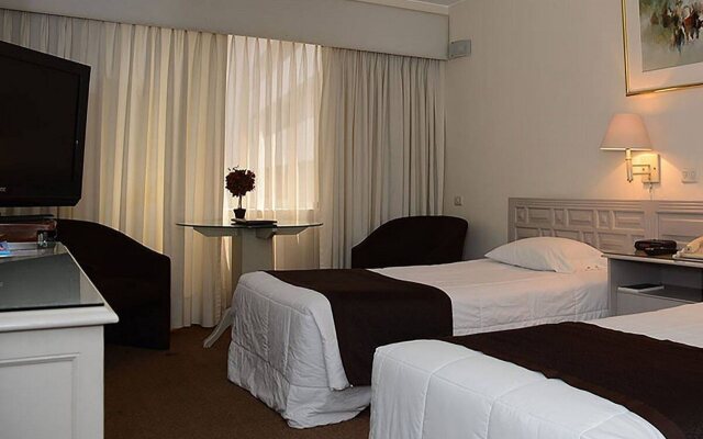 Maria Angola Hotel & Centro de Convenciones