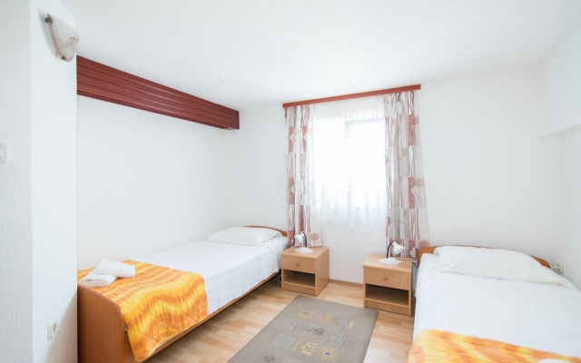 Apartment Orange