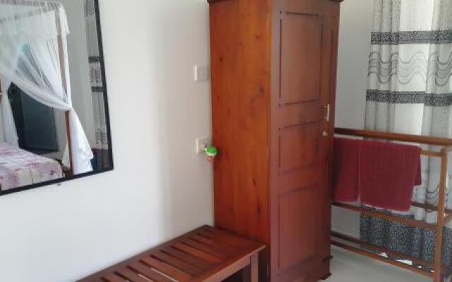 Era Holiday House