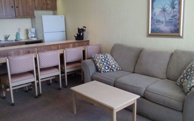 Holiday Shores Beach Club