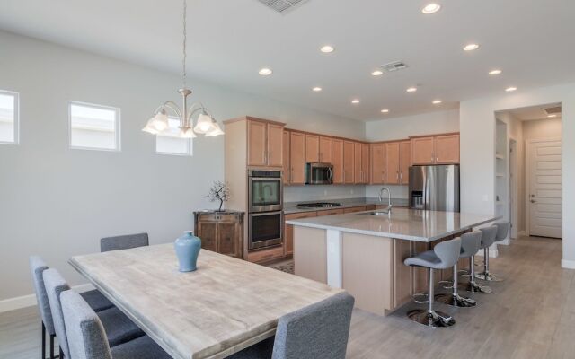 3 Bedroom Home with Outdoor Pool