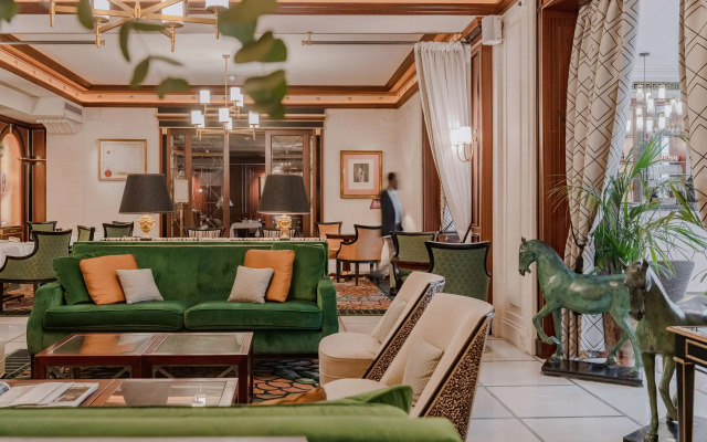 Napoleon Hotel