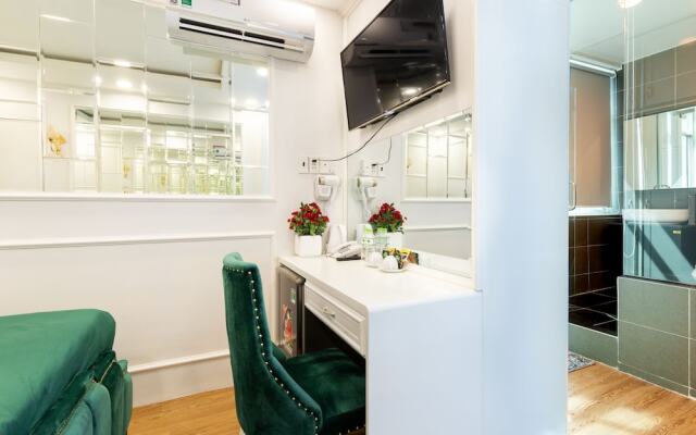 White Diamond PN Hotel