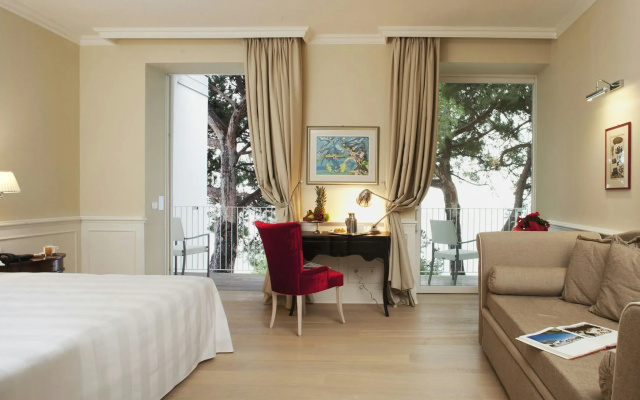 Hotel Riviera & Maximilians