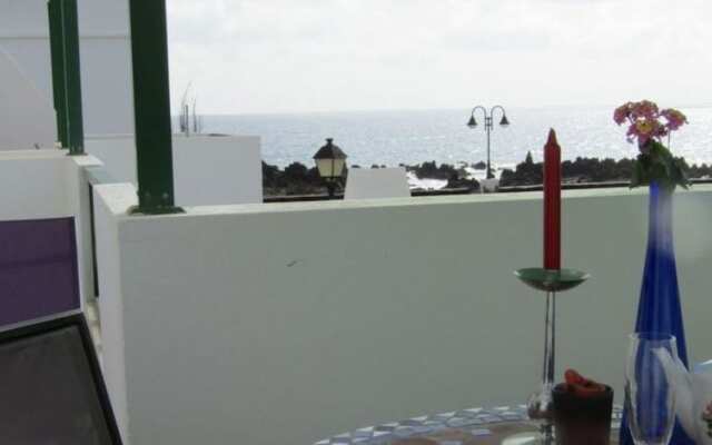 Lanzarote 102515 2 Bedroom Apartment By Mo Rentals