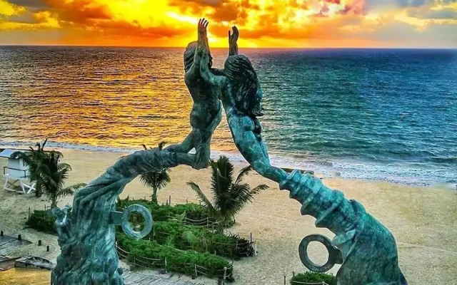 Playa Suites Apartment