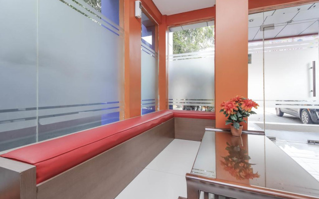 RedDoorz Plus @ Jalan Pemuda