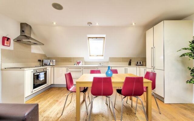 Quiet Mews Street Apartment in the Heart of Edinburgh