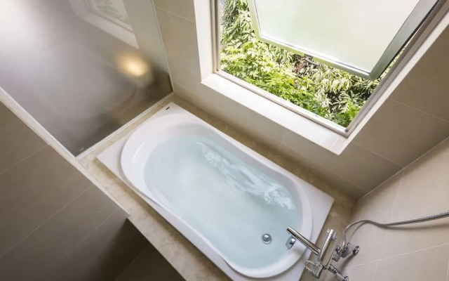 The Tropical Residence Serviced Homestay