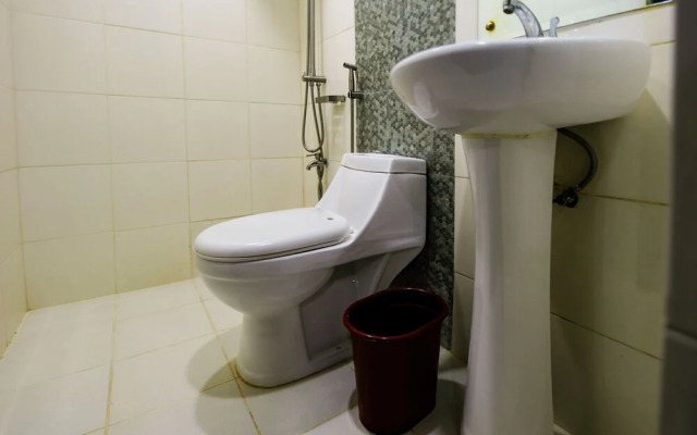 OYO 862 Jqv Hotel (Vaccinated Staff)