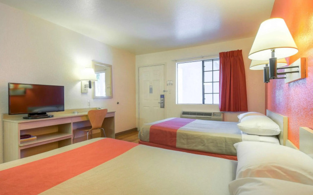 Motel 6 El Cajon, CA - San Diego