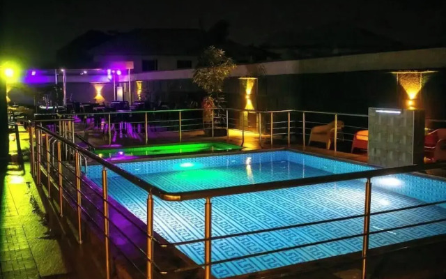 De Bay Lux Hotel and suits