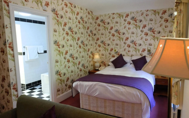 Woodland Manor Hotel