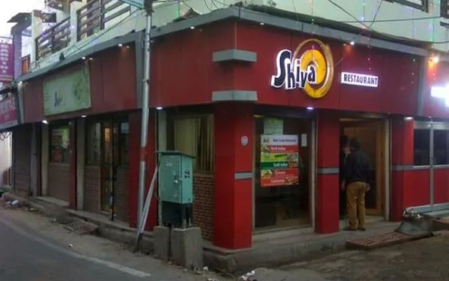 Walkin Shiva P Guest House