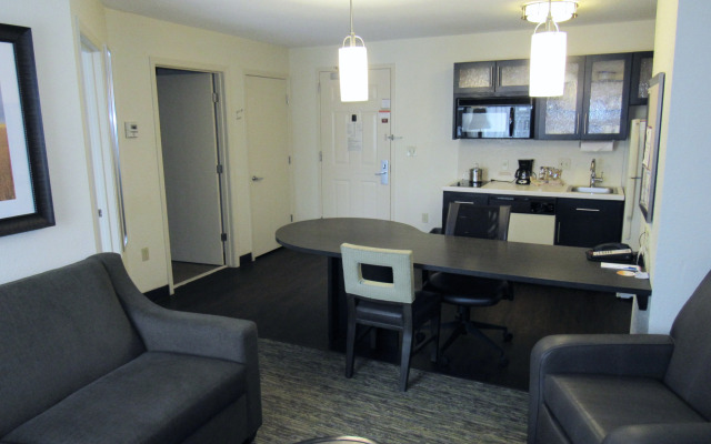 Sonesta Simply Suites Columbus Airport Gahanna