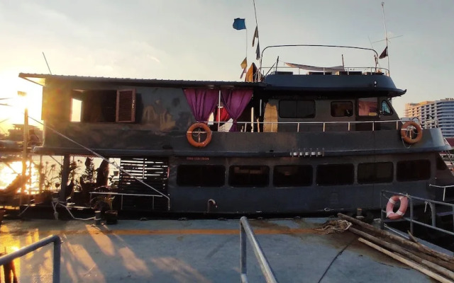 Sabai Sabai Liveaboard Bangkok