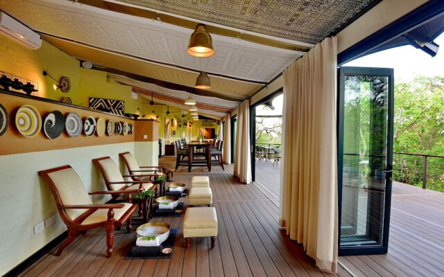 Victoria Falls Safari Suites
