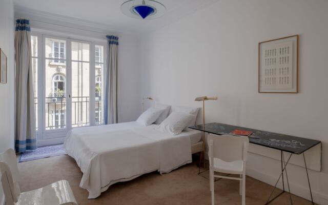 Paris Prestige Rousseau Residence