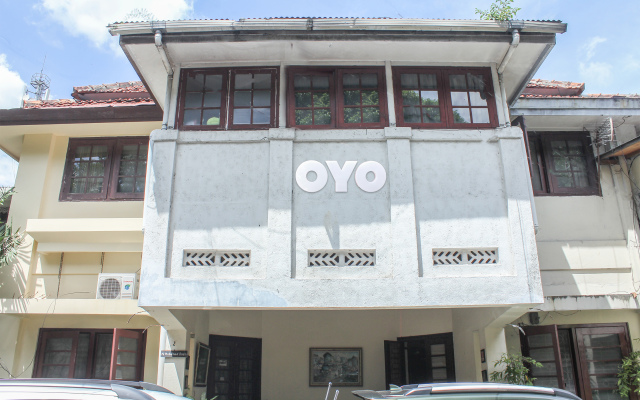 OYO 146 Menteng Residence