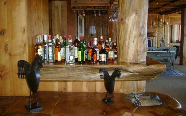 Isla Victoria Lodge