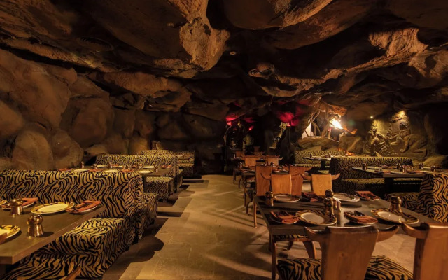 The President Hotel Kumara Park