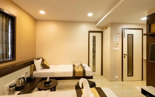 The Majlis Hotel - Near Taj Hotel Colaba