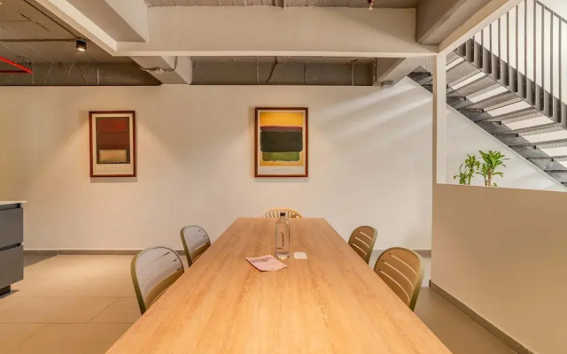W Contemporary Loft w AC in Trendy Laureles