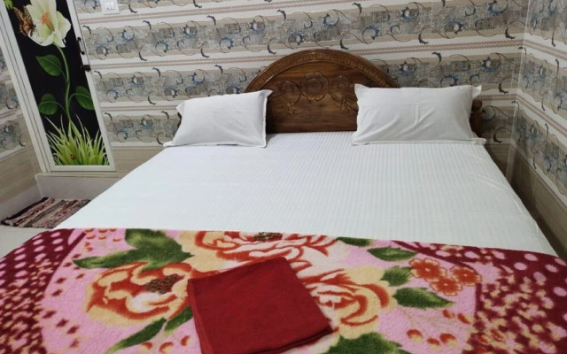 Goroomgo Ray Home Stay Puri