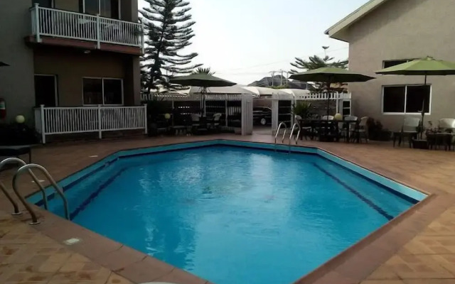 Lilly Grand Luxury Hotel and Apartment