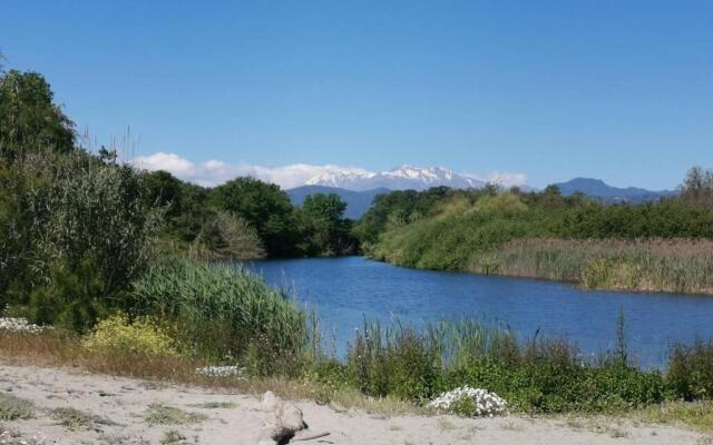 MARINE DE Bravone pieds dans l'eau