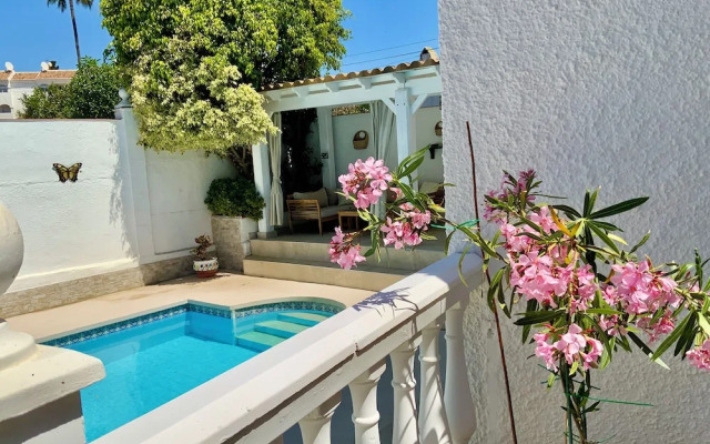 Villa With Pool, Walk to Beach, Restaurants, Shops