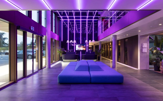 YOTEL Geneva Lake