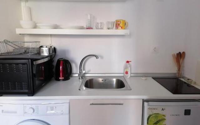 Myron's apartment