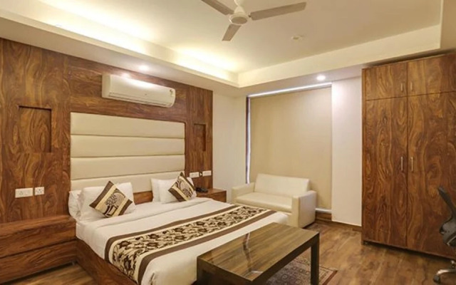 Fabhotel Harnoor House