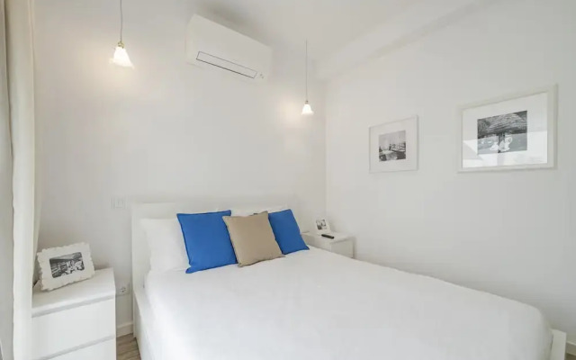 Drapes Design Apartments II by An Island Apart