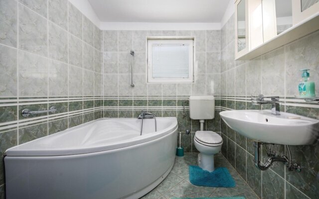 Awesome Home in Sv lovrec With Wifi and 2 Bedrooms