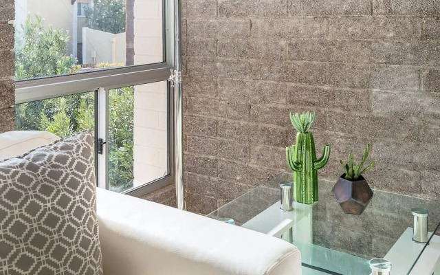 Modern 2BR by Old Town #8 by WanderJaunt