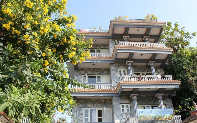 Hotel Grand Holiday